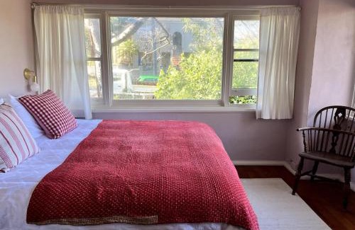 Clovelly Apartment | Spacious Beachside Apartment