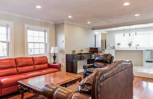 Auburndale Apartment | Spacious beautiful 3-bedroom, 2-bathroom home just 2 minutes from I-90 and I-95