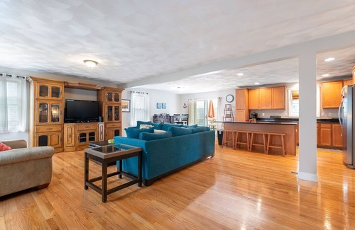 Bonnet Shores House | Spacious Bonnet Getaway w/A/C, outdoor shower, firepit, perfect for 2 families