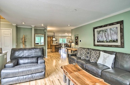 Warrior's Mark West House | Spacious Breck Gem with Hot Tub Walk to Ski Shuttle
