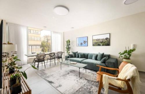 Old North Apartment | Spacious & Bright 3BR Apt Near the Beach & Port with Shelter by Sea N' Rent