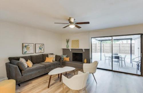 Dallas House | Spacious Bright and Modern Home with Pool