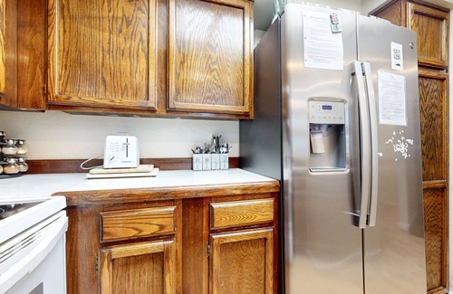 Mammoth Lakes Condo | Spacious & Bright Condo with Air Conditioning! Near Walking/Biking Trails