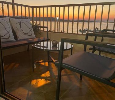 Qawra House | Spacious Bugibba Seafront Villa 5BR Free Parking & WiFi