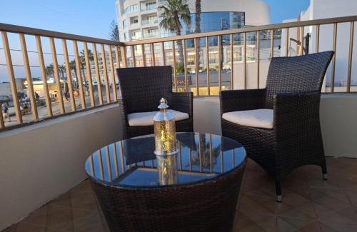 Qawra House | Spacious Bugibba Seafront Villa 5BR Free Parking & WiFi