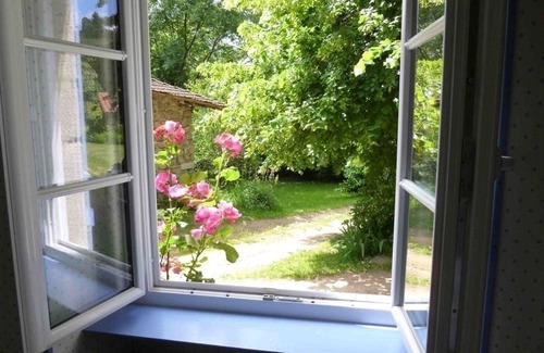 Saint-Alban-les-Eaux Cottage | Spacious cottage with garden and fireplace in Saint-Alban-les-Eaux