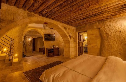 Urgup Hotel | Spacious Cave Room Offering Perfect Family Getaway | Pool Access & Free Parking