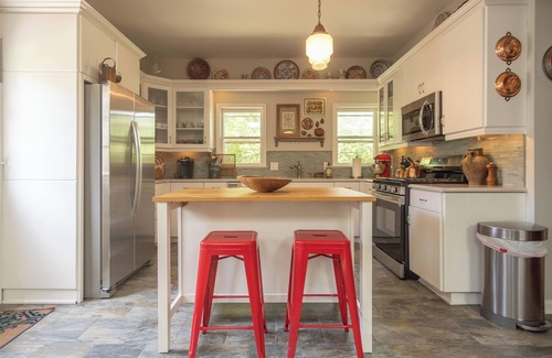 Midtown House | Spacious Central Gardens House and Carriage House