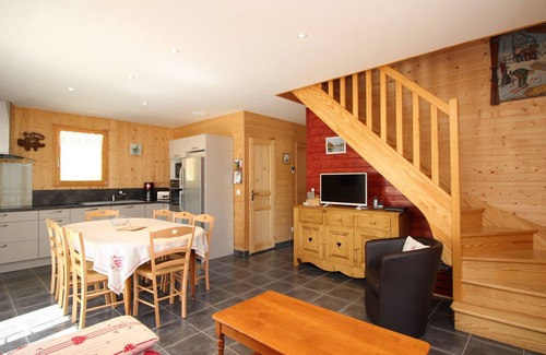 Mont-Dore Ski Chalet | Spacious chalet with terrace, Wi-Fi and parking