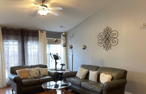 Conestee House | Spacious & charm 1- level 3-bedroom house w/ views