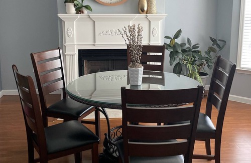 Conestee House | Spacious & charm 1- level 3-bedroom house w/ views