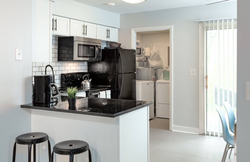 Carrboro House | Spacious & Charming ★ UNC Home ★ Monthly Townhome ★ Pet Friendly