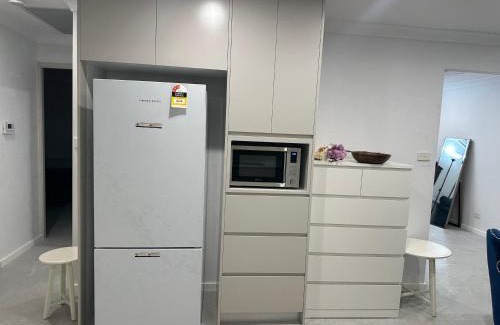 Hinchinbrook House | Spacious, cosy and affordable room if no one book in the other 2 room you will stay by yourself in the whole house