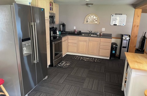 Clear Lake Cottage | Spacious Cottage For Larger Groups