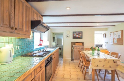 St Davids Cottage | Spacious cottage in the heart of St Davids overlooking cathedral with parking .