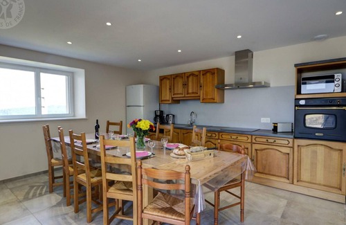 Panissieres Cottage | Spacious country cottage with fiber internet and terrace