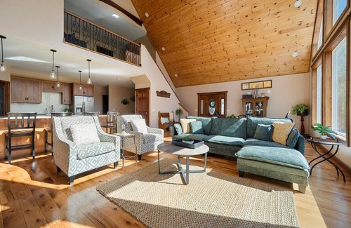 Franklin Springs House | Spacious Country Retreat with Game Room & Hot Tub