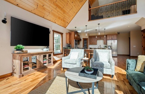 Franklin Springs House | Spacious Country Retreat with Game Room & Hot Tub