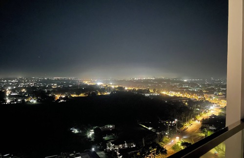 Iloilo Condo | Spacious, cozy, executive studio with balcony in amazing Iloilo City!