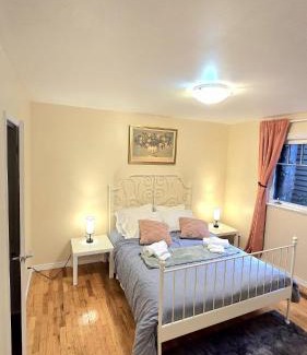 Upper Lonsdale House | Spacious & Cozy House Near Lonsdale, Peaceful North Vancouver Stay