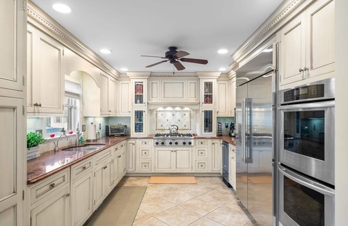 Avalon House | Spacious Custom Home: everything Avalon offers: Beach, Pool, Tennis, Hot Tub!