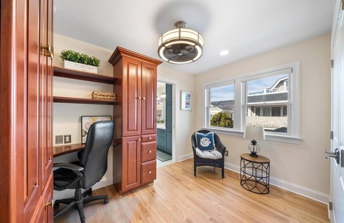 Avalon House | Spacious Custom Home: everything Avalon offers: Beach, Pool, Tennis, Hot Tub!