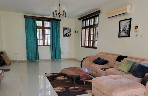 Mbezi Beach House | Spacious delight 8 bedrooms villa with swimming pool and fast wi-if