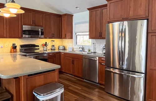 North Shore House | Spacious dog-friendly lakefront house w/dock, hot tub & putting green