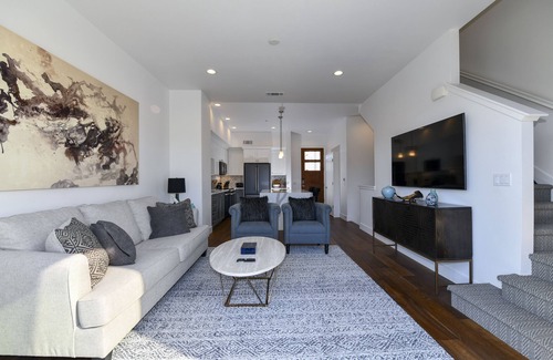 Downtown Napa Condo | Spacious Downtown Getaway - brand new perfectly located home steps to everything