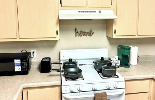 Elk Grove House | Spacious & Elegant 3BR - Pet-Friendly - Elk Grove