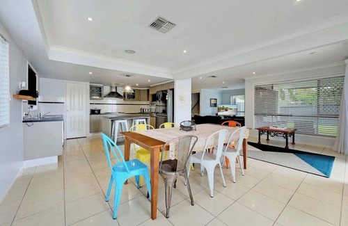Banksia Beach House | Spacious Family & Pet-friendly Home on the Water