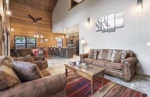 Indian Point Villa | Spacious Family Cabin at Table Rock Lake! - Indian Point (C25)