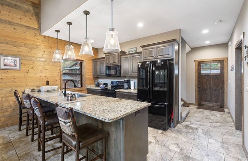 Indian Point Villa | Spacious Family Cabin at Table Rock Lake! - Indian Point (C25)