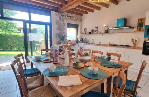 Virigneux Cottage | Spacious family cottage with pets allowed and view of Lyonnais Mountains