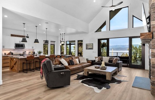 Lakeside House | Spacious Family Friendly Home w/Views of Flathead