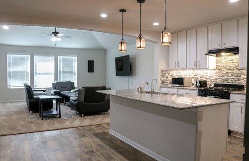 Houston House | Spacious & Family Friendly Home near IAH Airport