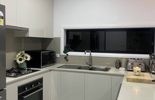 Campbelltown House | Spacious Family home