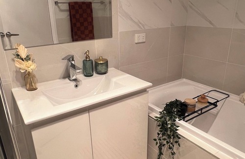 Campbelltown House | Spacious Family home