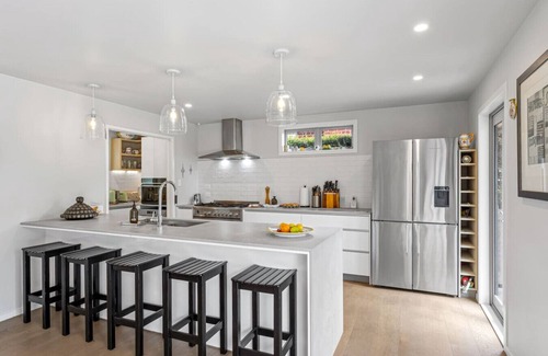 Auckland Apartment | Spacious family home in Meadowbank| by Furnished Rentals