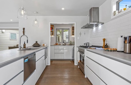 Auckland Apartment | Spacious family home in Meadowbank| by Furnished Rentals