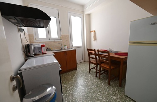 Chios Apartment | Spacious family sized fully equiped condo 5 minutes from centre port and beachn