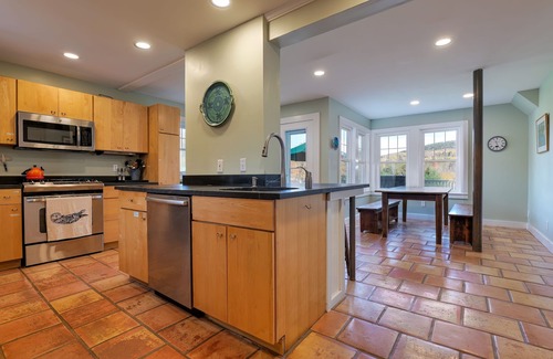 Otter Creek House | Spacious Farmhouse with Mtn Views, quiet. Available year round.