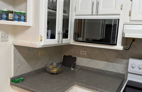 Fitts Village Apartment | Spacious Fitts Village apartment | Ocean views | 6 mins walk to beach