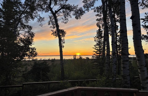 Division No. 8 Cabin | Spacious four season lake front Cabin on Gull Lake