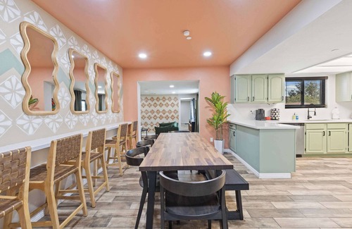 North Mountain House | Spacious Fun Retreat - Perfect For Group Bonding
