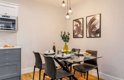 West Cliff Apartment | Spacious Garden, 2-Bed Apt w/Free Gym & Parking