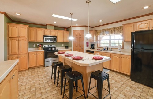 Hardin County House | Spacious Getaway 5 Mins to Garden of the Gods