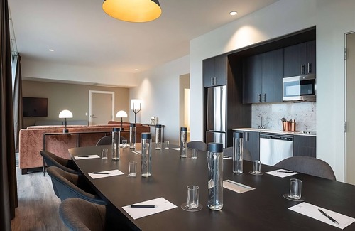 Central Area Hotel | Spacious Good-Value Accommodation! Kitchenette, Pet-Friendly, Onsite Parking!