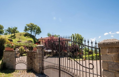 Pratovecchio House | Spacious holiday house Villa Caterina in Lonnano