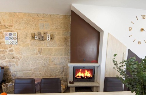 Cerponzons House | Spacious Holiday Home in Poio Galicia with Swimming Pool